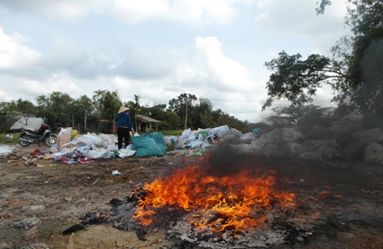 Xử phạt đối với hành vi đốt rác gây ô nhiễm môi trường