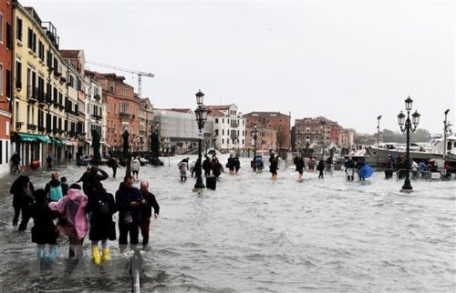 Lũ lụt ở Italy làm ít nhất 30 người chết