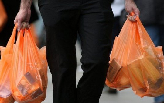 UBND TP Hà Nội: Tại chợ, siêu thị cần giảm ít nhất 50% người sử dụng bao bì khó phân hủy