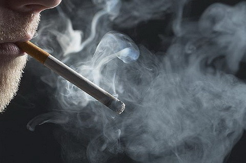 Khói thuốc lá có chứa 70 loại hóa chất có thể gây ung thư