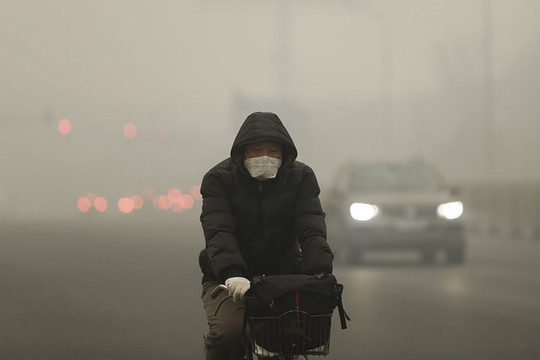 Trung Quốc ban bố tình trạng báo động “da cam” do sương mù dày đặc