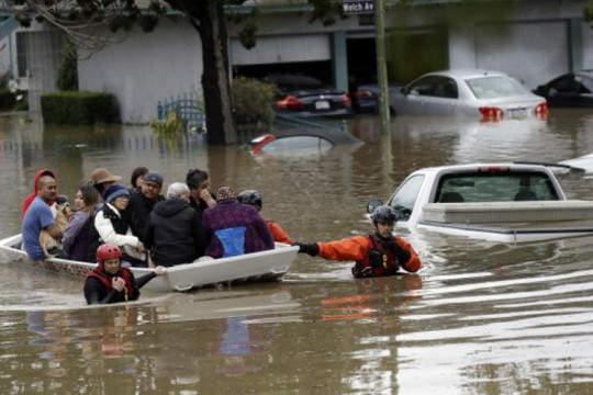 California, Mỹ: Sau cháy rừng người dân lại sơ tán vì lũ lụt