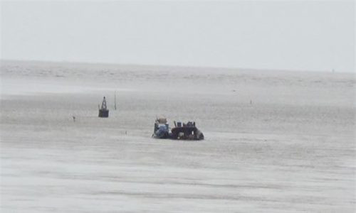Biển Nhà Mát, Bạc Liêu: Sà lan chứa hơn 370 khối cát bị chìm