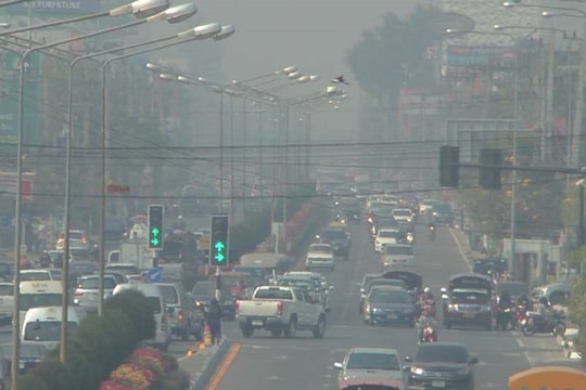Bangkok, Thái Lan: Phun nước chống ô nhiễm không khí