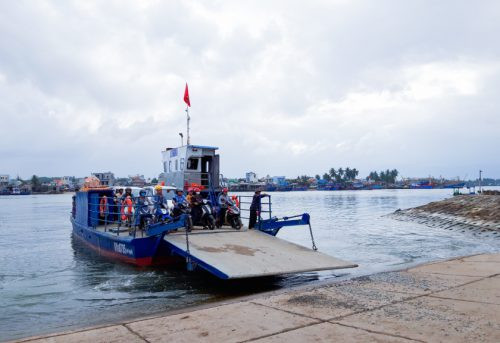 Quảng Nam: Phà tự hành đến xã đảo Tam Hải hoạt động trở lại