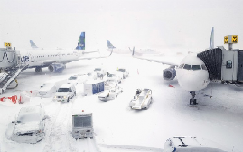 Mỹ: Hơn 100 chuyến bay bị hủy bỏ do bão tuyết