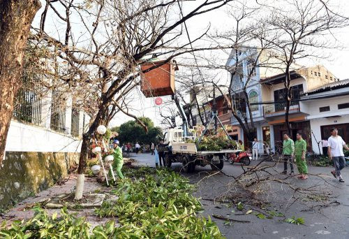 Tuyên Quang: Giông lốc giật mạnh khiến hơn 300 ngôi nhà bị hư hỏng nặng