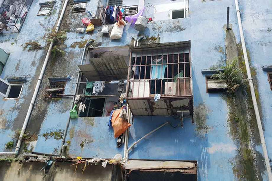 Đà Nẵng: Hàng nghìn người dân khốn khổ sống trong chung cư xuống cấp, ô nhiễm