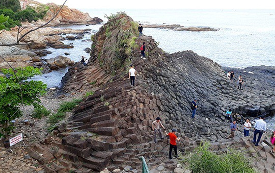 Tăng cường công tác vệ sinh môi trường tại các điểm tham quan du lịch của tỉnh Phú Yên