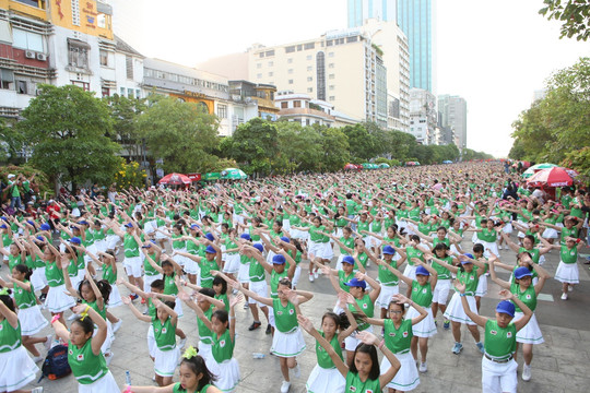 TP. Hồ Chí Minh: Hàng nghìn người tham dự ngày chạy Olympic vì sức khỏe toàn dân