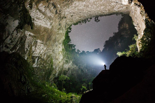 Những bí ẩn bên trong hang động lớn nhất thế giới
