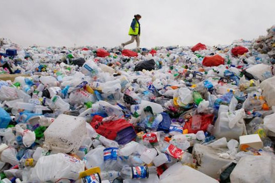 Rác thải nhựa: Dùng một lần, gánh hậu quả nghìn năm