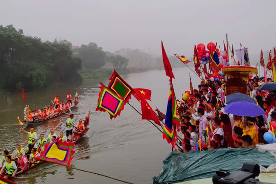 Độc đáo lễ hội 'hẹn ước' trên sông Đáy