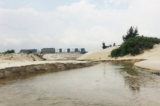 Quảng Ninh – Quảng Bình: Các hồ nuôi tôm xả thải “bức tử” môi trường