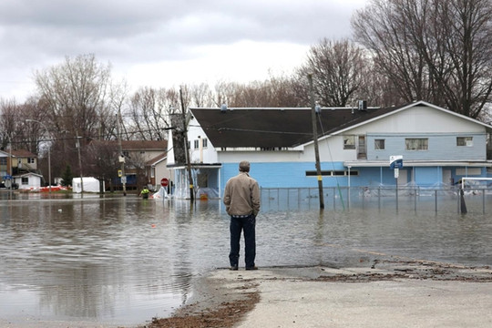Canada ngập lụt nghiêm trọng do mưa lớn kéo dài