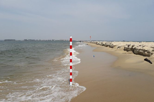 Quảng Nam: “Đảo cát” lạ nổi giữa biển Cửa Đại biến đổi phức tạp sau mỗi tuần