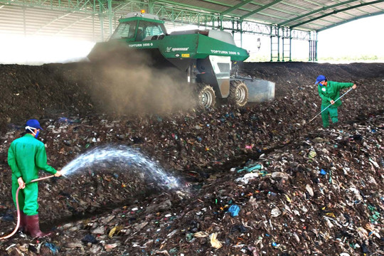 Chọn công nghệ xử lý rác thải rắn là bài toán khó