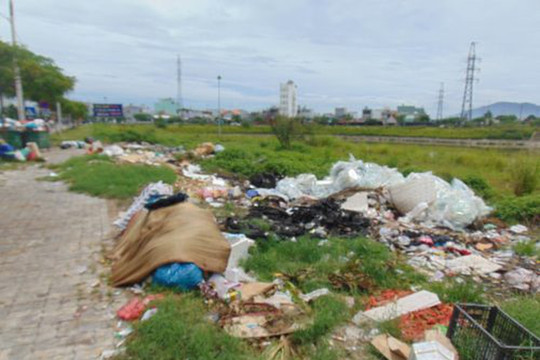 Dân xả rác trên đất nhà nước, chính quyền chịu trách nhiệm