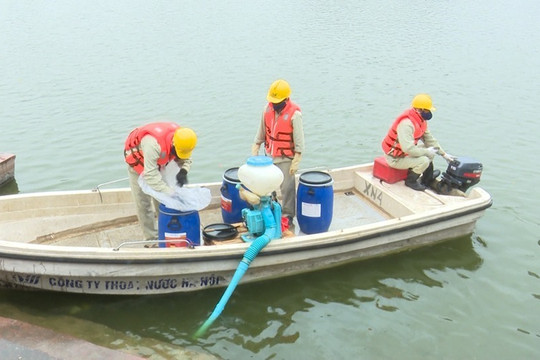 Xử lý ô nhiễm nước hồ ở Hà Nội bằng chế phẩm Redoxy-3C
