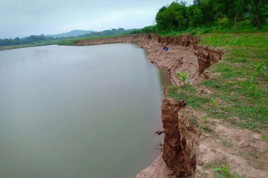 Thanh Hóa: Người dân bất lực nhìn sông Mã “nuốt chửng” hàng chục ha đất sản xuất