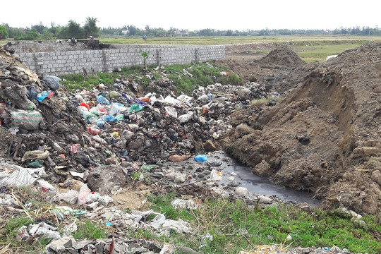 Nghi Xuân, Hà Tĩnh: Người dân tố UBND xã Xuân Hội chôn lấp hàng tấn rác thải trái phép