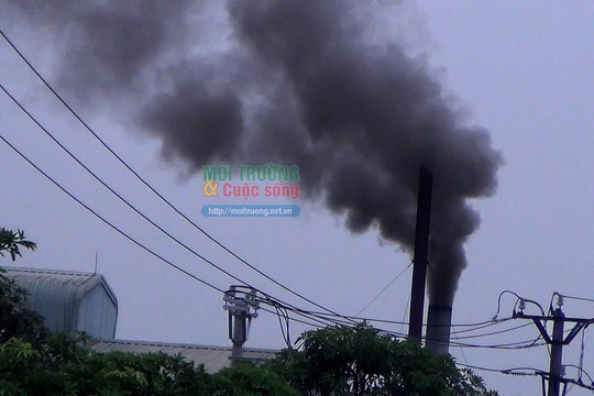Hà Nội: Công ty LAMIMAX xả khí thải ô nhiễm “tra tấn”người lao động