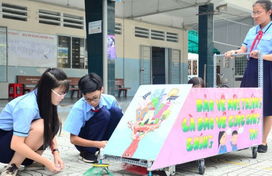 TP.HCM: Học sinh Trung học cơ sở chế tạo thành công xe dọn vệ sinh đa năng
