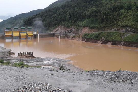 Bản Hồ (Lào Cai): Khẩn trương sơ tán dân trước khi thủy điện xả lũ