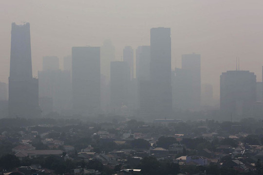 Báo động ô nhiễm không khí: Thủ đô Jakarta dự định làm mưa nhân tạo