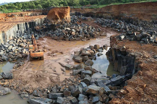 Bình Phước: Phát hiện mỏ khai thác đá xây dựng trái phép quy mô lớn