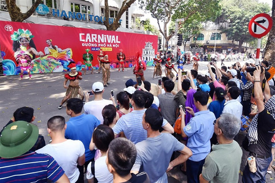 Kỷ niệm “20 năm Thành phố Vì hòa bình”, Sun World đưa Carnival sôi động về Hà Nội