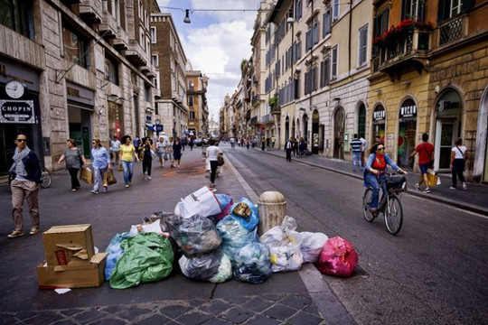 Italy: Thủ đô Rome 2.800 năm lịch sử tràn ngập rác thải
