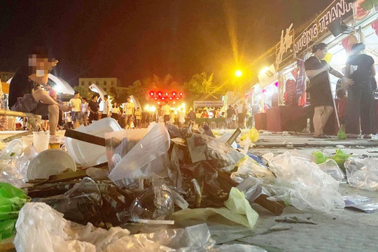 Nghệ An: Festival Văn hóa Ẩm thực du lịch Quốc tế tràn ngập rác thải