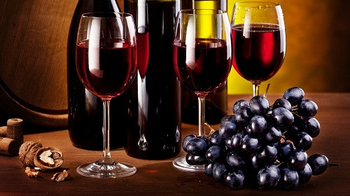 Pháp: Nắng nóng, sản lượng rượu vang sẽ giảm 6-13%