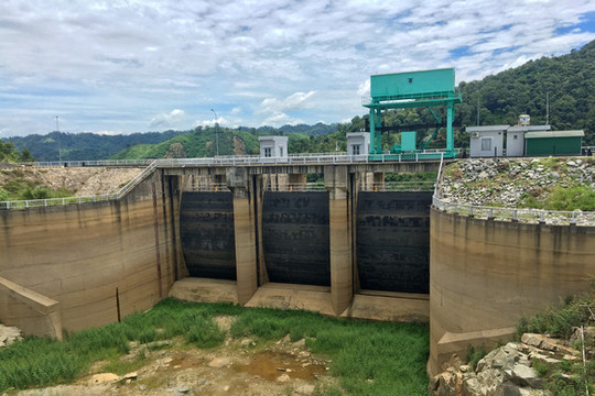 Thủy điện Buôn Kuốp khắc phục khó khăn, nỗ lực đảm bảo cấp đủ nước cho hạ du