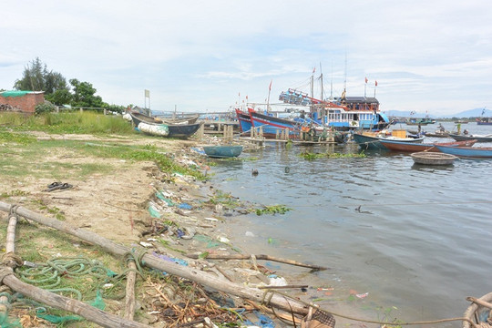 Sụt lún bất thường ở hạ nguồn sông Thu Bồn