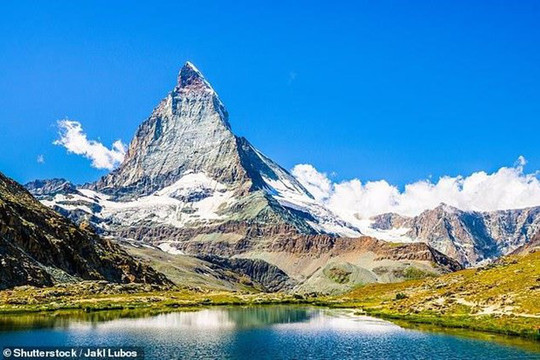 Ngọn núi đẹp nhất thế giới Matterhorn bắt đầu nứt vỡ vì băng tan