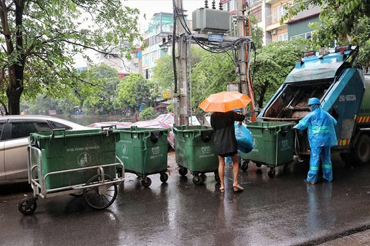 Hà Nội: Người dân khốn khổ vì “sống chung” với rác ô nhiễm