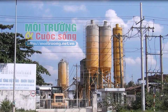 Đồng Nai – Bài 1: Trạm trộn bê tông Việt Hàn xả thải “bức tử” môi trường