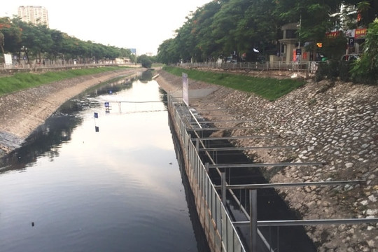 Đề xuất chi 150 tỷ đồng lấy nước sông Hồng làm sạch sông Tô Lịch là “vừa dễ thực hiện vừa tiết kiệm”