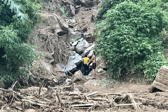 Thanh Hóa: Người dân thiếu nước sạch sau lũ