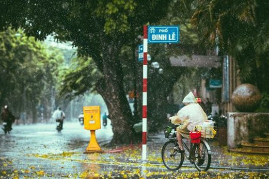 Dự báo thời tiết ngày 22/8: Khu vực Hà Nội có mưa vừa, mưa to và dông