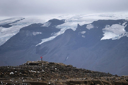 Iceland: Đặt tấm bia tưởng niệm dòng sông băng đầu tiên biến mất do biến đổi khí hậu