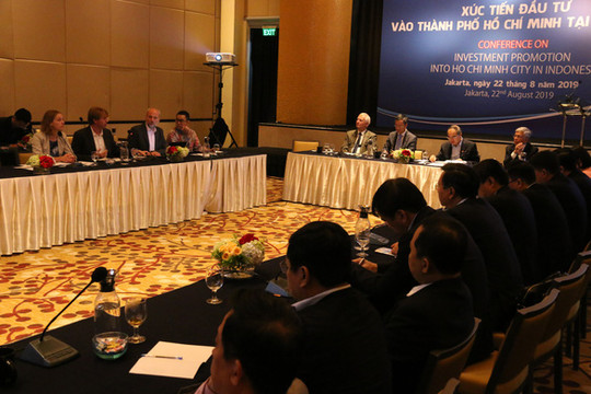 TP.Hồ Chí Minh tìm hiểu dự án đê chống ngập của Indonesia