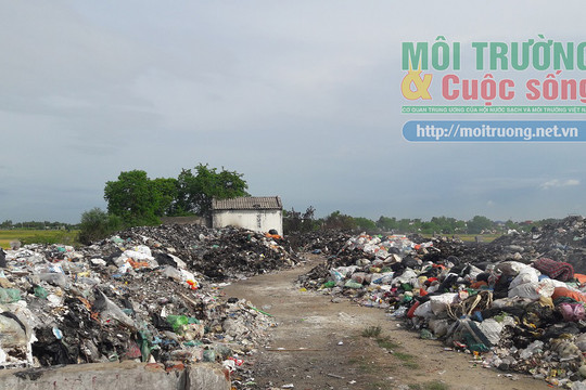 Hà Tĩnh: Dân kêu trời vì bãi tập kết rác thải đốt lộ thiên gây ô nhiễm môi trường