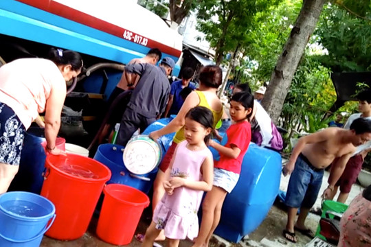 Đà Nẵng: Khẩn cấp “giải khát”