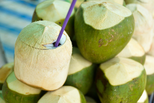 Những ích lợi tuyệt vời của nước dừa đối với sức khỏe