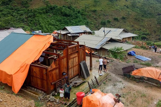 Sơn La: Hơn 100 ngôi nhà tốc mái, hư hỏng do mưa lũ
