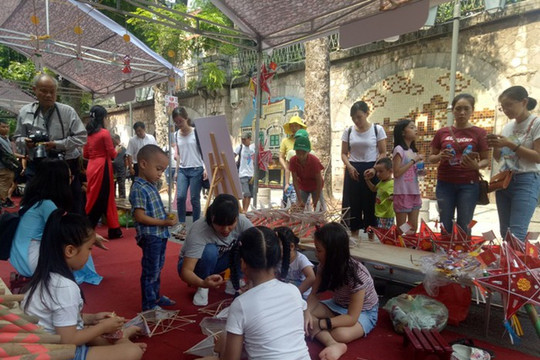 Hà Nội: Các hoạt động văn hoá dân gian dịp Tết Trung thu tại phố cổ