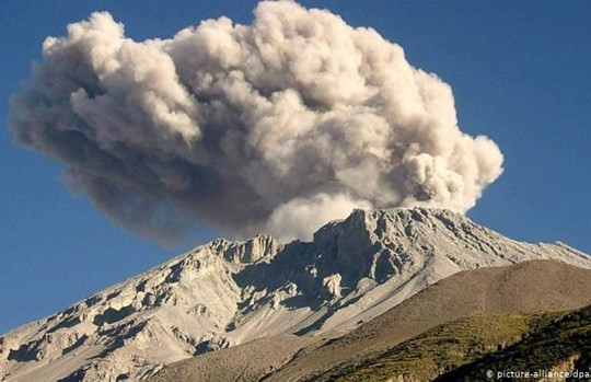 Peru: Núi lửa Ubinas phun trào sau 3 vụ nổ liên tiếp